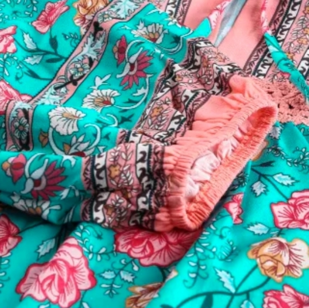 🔥1 s left🌼New boutique vneck lantern sleeve top - Picture 4 of 9